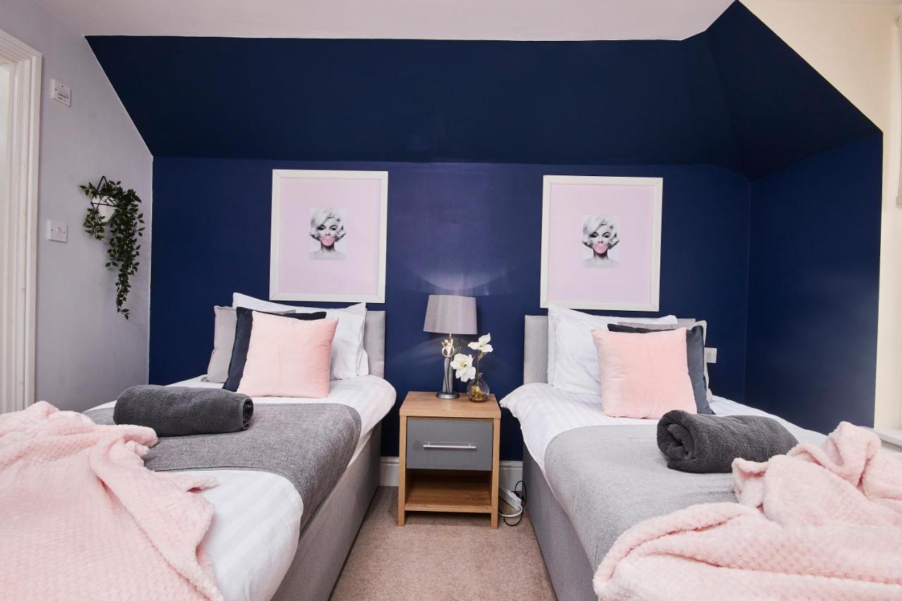 Striking Monroe Suite! 巴斯 外观 照片